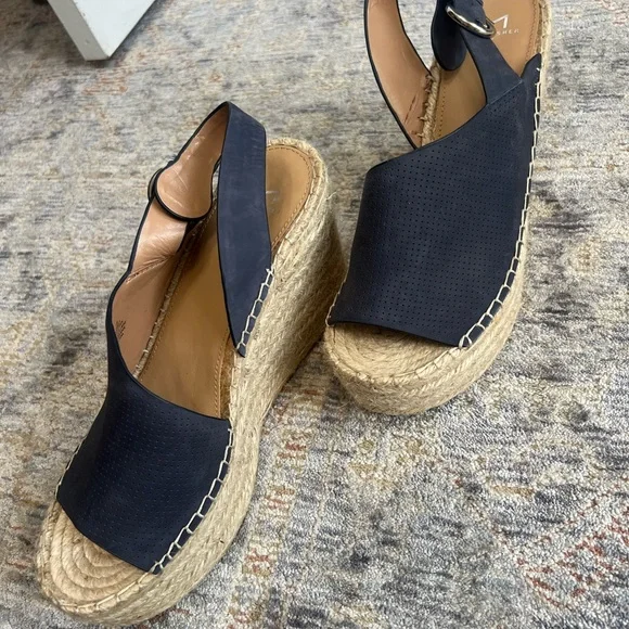 Marc Fisher LTD Espadrille Wedge Sandals – Worn Once Size 10 - Picture 3 of 4